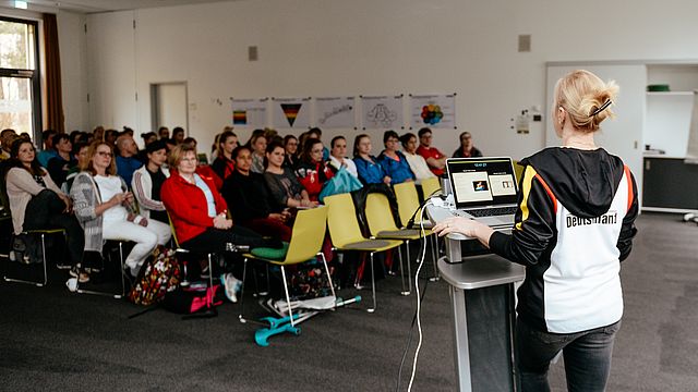 04. bis 06. Januar: Bereits zum zweiten Mal tagt der Trainer-Kongress in Frankfurt. | Bildquelle: picture alliance