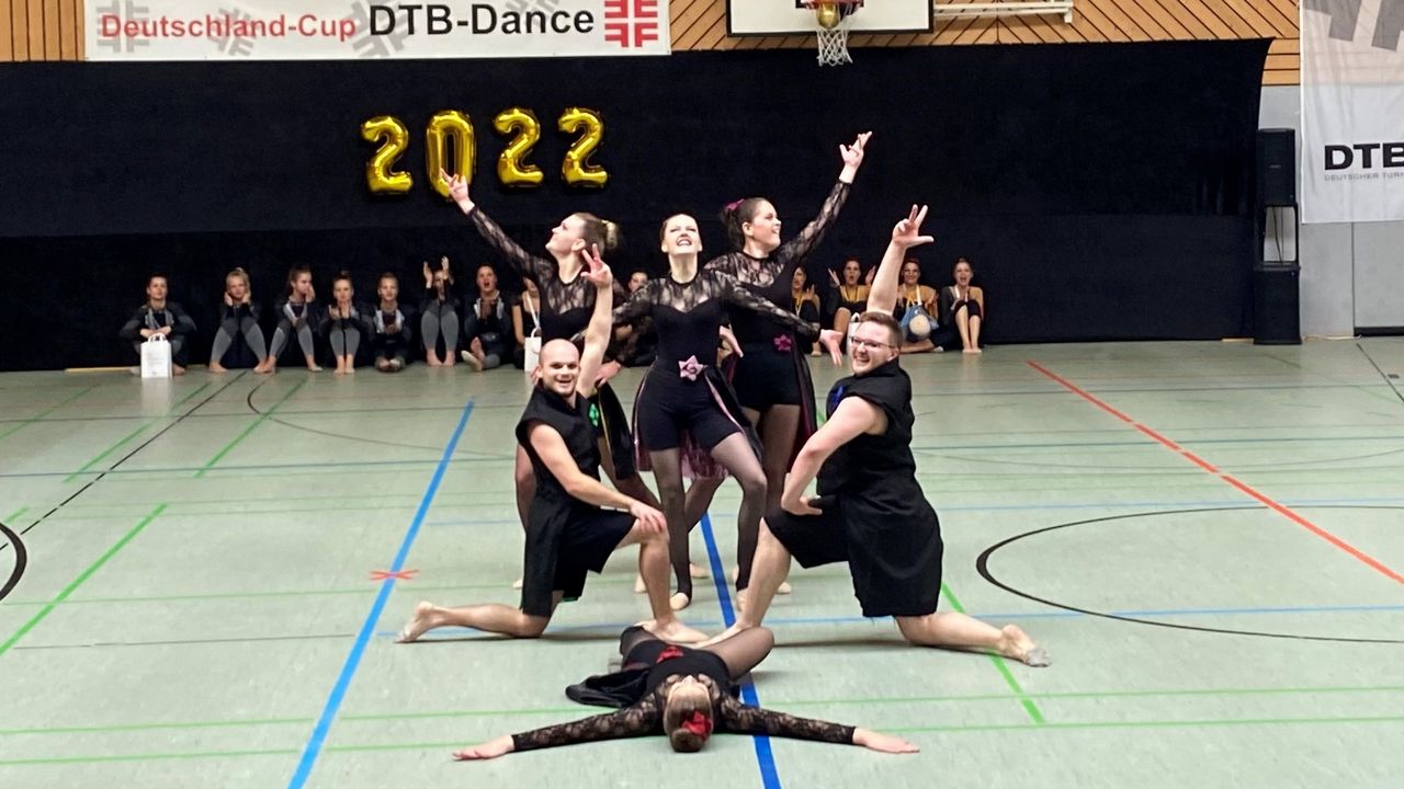 Siegertanz der Gewinner des Deutschland-Cups DTB-Dance 18+: Unicorn Dance Squad (TuS Witten-Stockum) | Bildquelle: Nadja Borchert