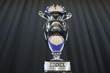 Pokal für die Mannschaftsmeister der Deutschen Turnliga | Bildquelle: Minkusimages