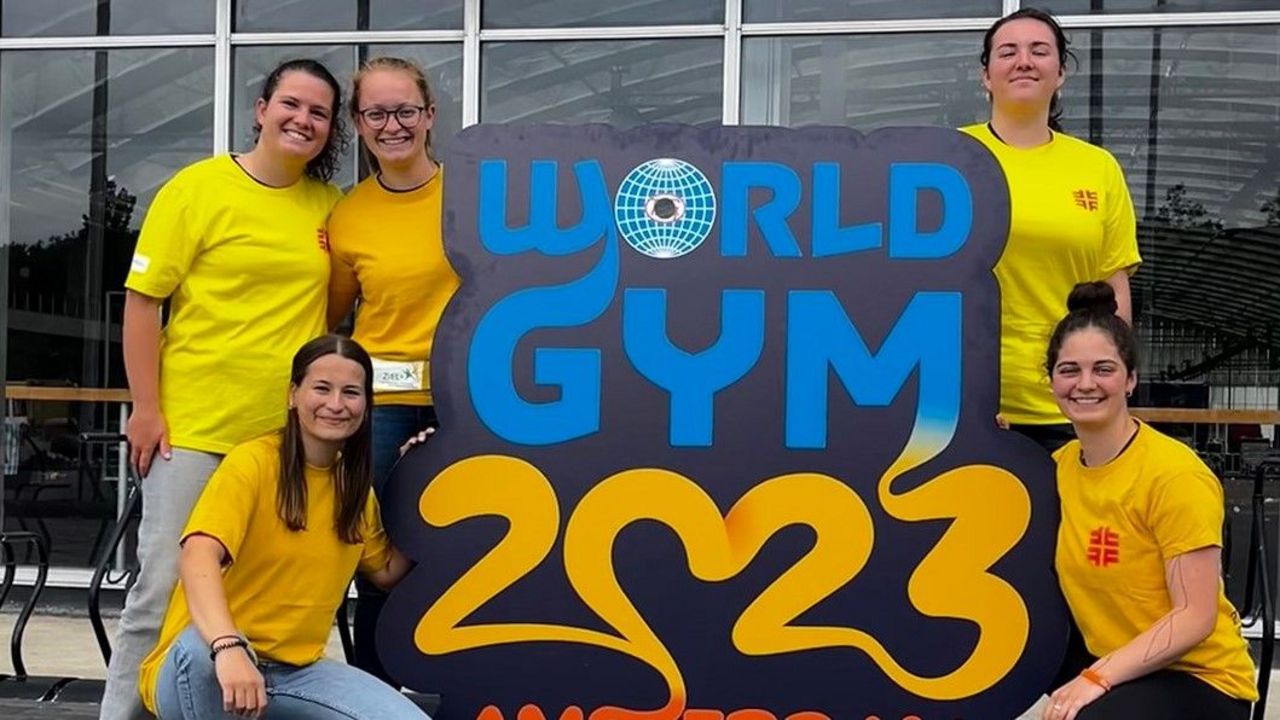 Gruppenbild Tuju-Reporter*innen bei Weltgymnaestrada Amsterdam 2023 | Bildquelle: DTJ, Svenja Kaiser